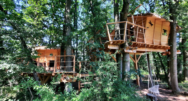 Relaxační pobyt ve stylovém Tree house V lipách s vířivkou a snídaní v Resortu Green Valley pro 2 osoby