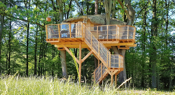 Pobyt se snídaní v krásném Tree house U Borovice v Resortu Green Valley