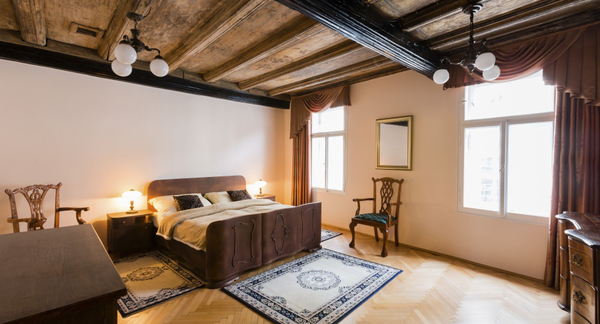 Pobyt v elegantním historickém apartmánu v srdci Prahy na Malé Straně pro 2 osoby