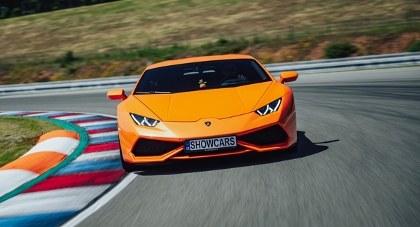 Jízda v Lamborghini Huracán na velkém závodním okruhu Autodromu Most