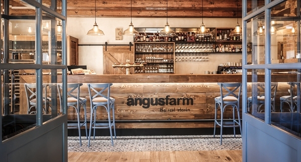 Úžasný pobyt ve věhlasném pensionu a restauraci Angusfarm se 4chodovým degustačním menu pro 2 osoby
