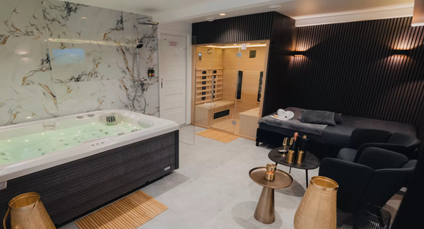 Relax v privátních lázních s kanadskou vířivkou, infrasaunou a lahví prosecca pro 2 osoby v Praze