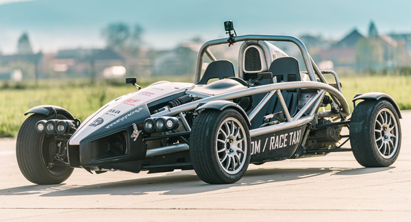 Jízda v Ariel Atom 3.5 na velkém Masarykově okruhu v Brně