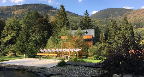 Luxusní ubytování v Hotel & Garden U Holubů uprostřed nedotčené beskydské přírody na 4 noci