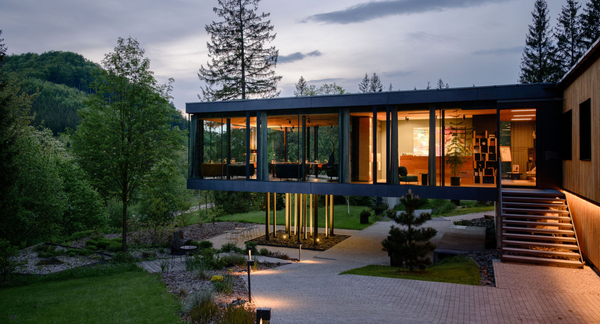 Romantická noc se snídaní a 4chodovou večeří v Hotel & Garden U Holubů v srdci Beskyd pro 2 osoby