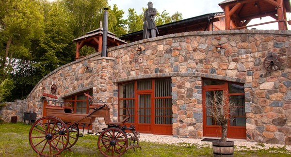 Pobyt v kamenném apartmánu U Rytíře na Zámečku Kaliště v Ladově kraji pro pár i rodinu