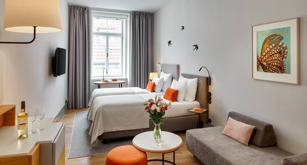 Noc v hotelu BOOKQUET v srdci Prahy s degustační 6chodovou večeří od michelinského šéfkuchaře pro 2 osoby