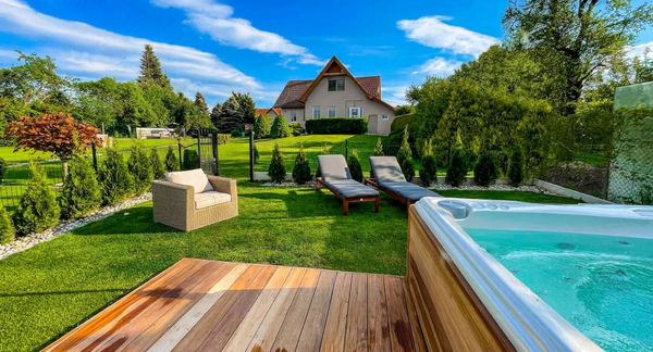 Dovolená snů v hotelu U Hrádku**** s polopenzí, vynikajícím vínem a privátní vířivkou