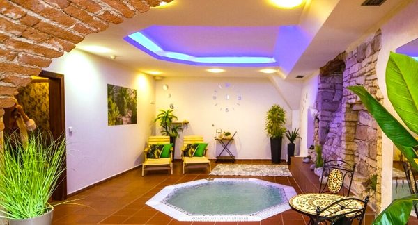 Odpočinkový wellness večer s 4chodovou večeří v hotelu Hejtmanský dvůr**** pro 2 osoby